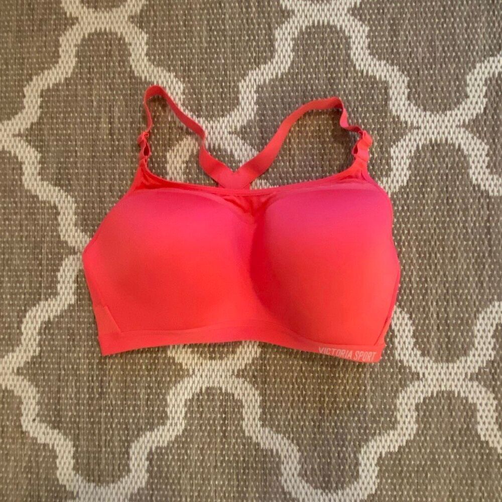 Victoria’s Secret incredible lightweight max sports bra size 38DD